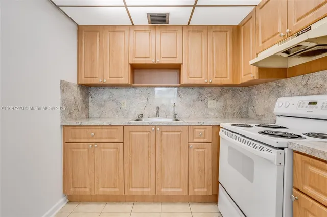 $1,875 | 13255 Southwest 9th Court, Unit 314G, Pembroke Pines, FL 33027