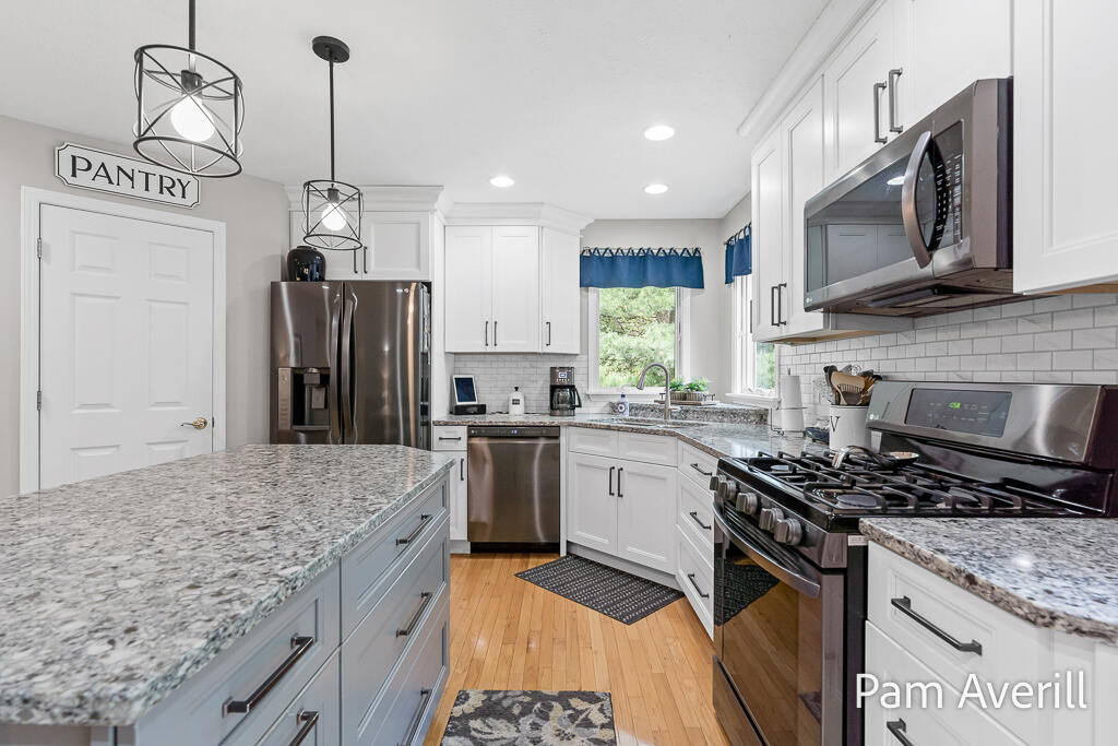 3754 MacArthur Road Muskegon, MI 49442 - Photo 46 of 73 3754MacArthurSt-46LoRes
