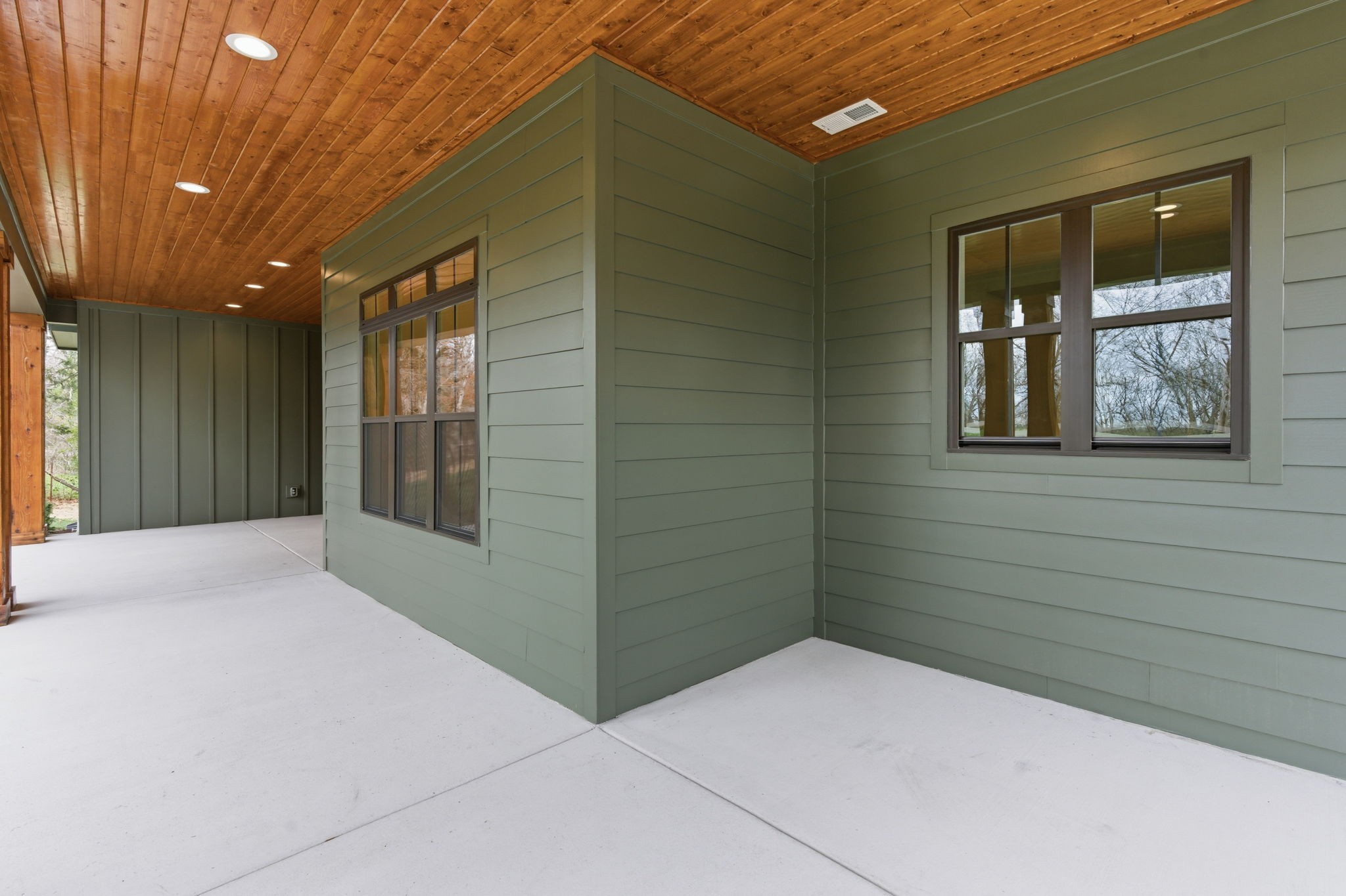 478 Mt Pleasant Road Kingston Springs, TN 37082 - Photo 7 of 59 a view of a brick house with a large window