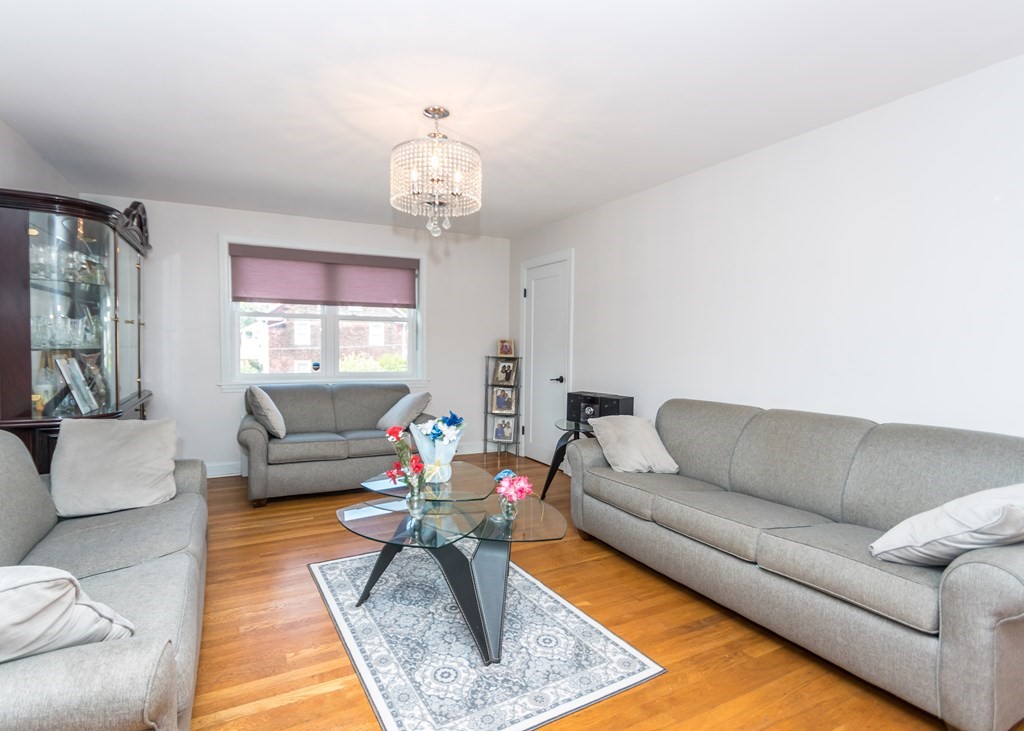3 Amory Road, Unit 2 Waltham, MA 02453 - Photo 4 of 18 Gallery Image 4