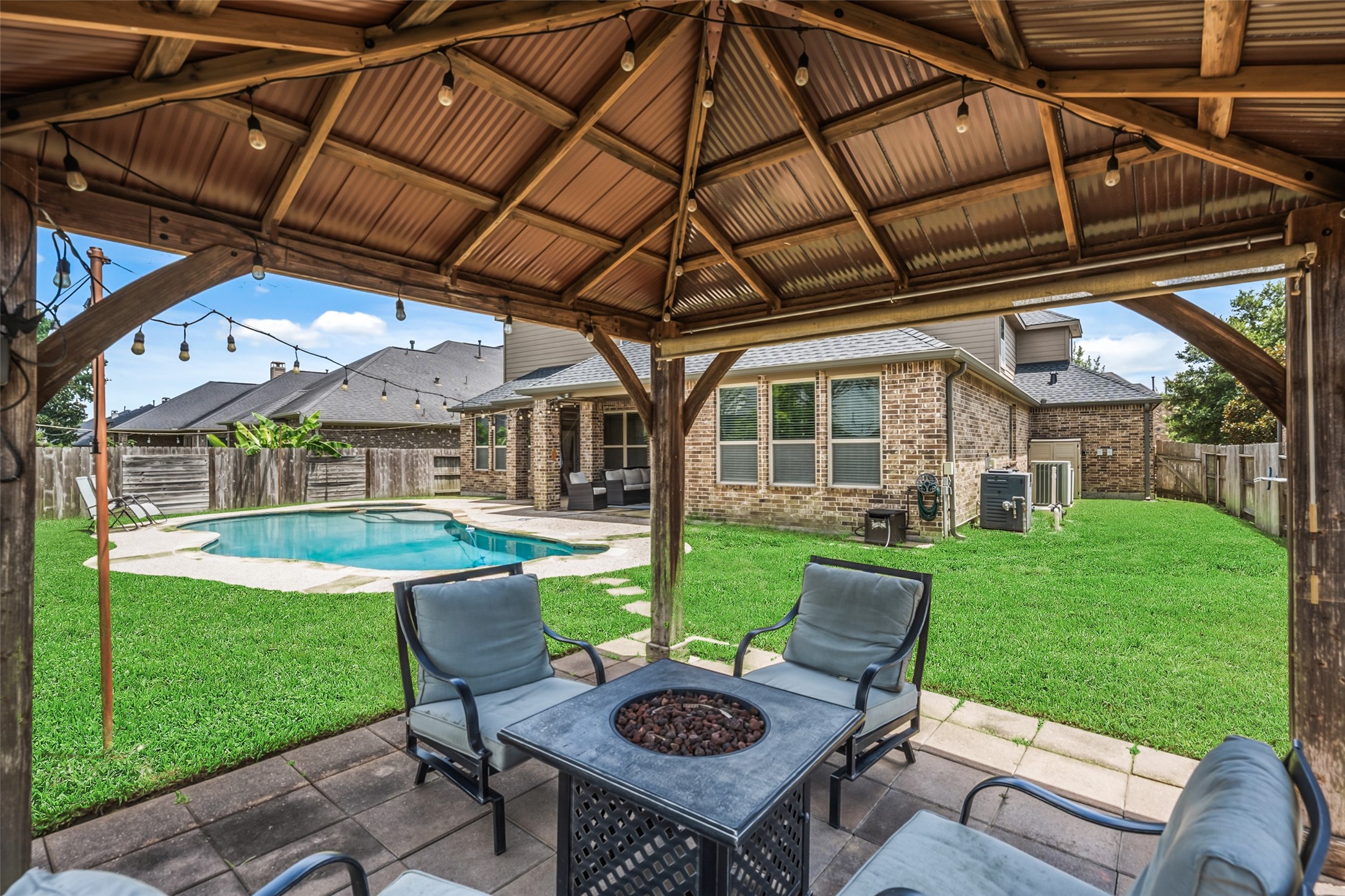 8109 Threadtail Street Conroe, TX 77385 - Photo 28 of 33