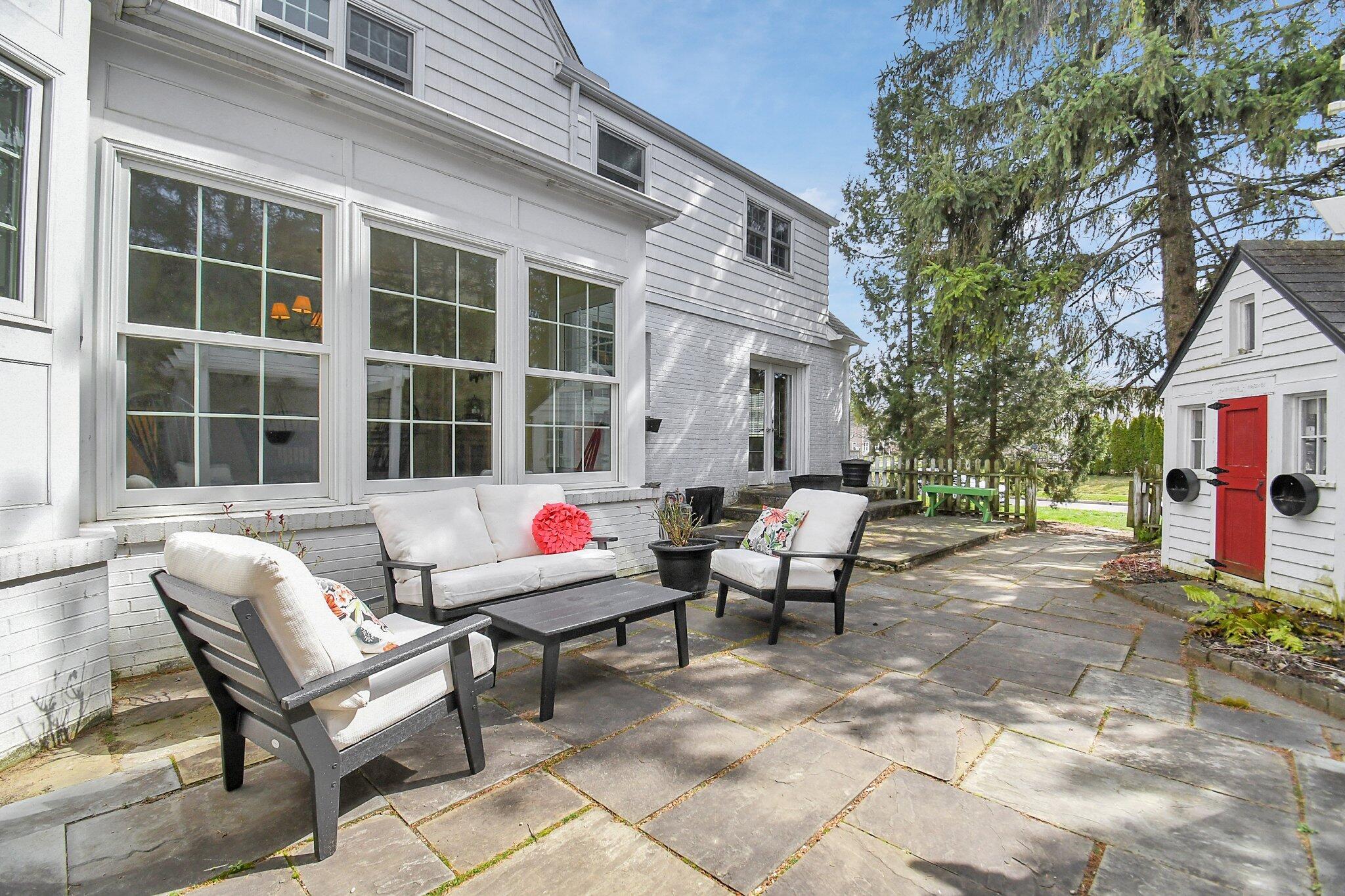 1921 Andover Road Columbus, OH 43212 - Photo 54 of 72 When it is time to relax, the perfect spot awaits