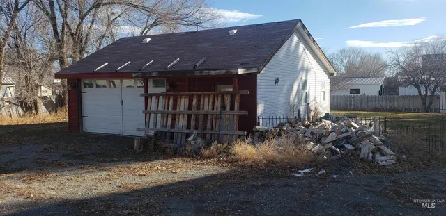 $319,000 | 214 West Pine Street, Mackay, ID 83251