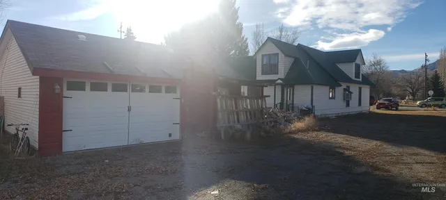 $319,000 | 214 West Pine Street, Mackay, ID 83251