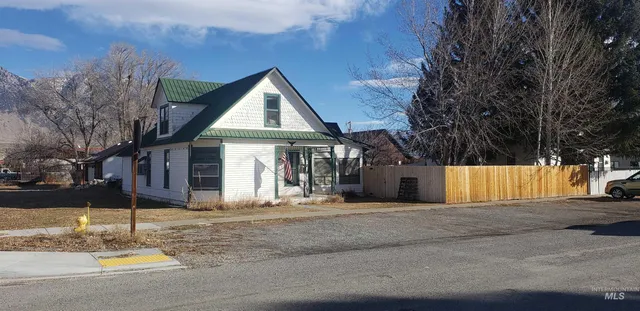 $319,000 | 214 West Pine Street, Mackay, ID 83251