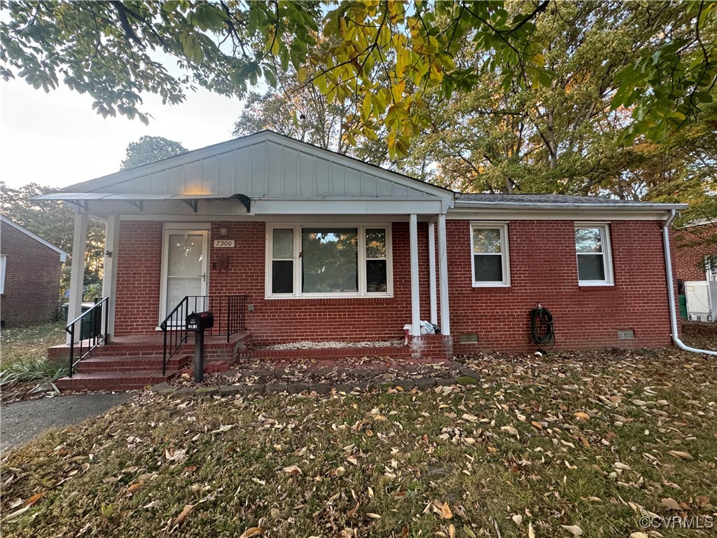 7300 Vernon Road Henrico, VA 23228 - Photo 1 of 20 View of front facade featuring a porch