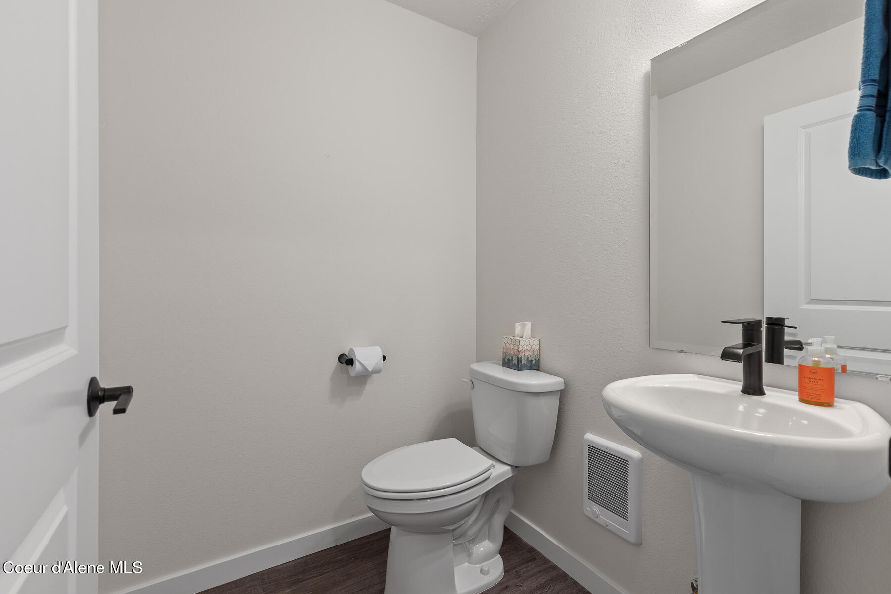 6510 North Atlas Road, Unit 102 Coeur D'Alene, ID 83815 - Photo 18 of 33 Half Bath