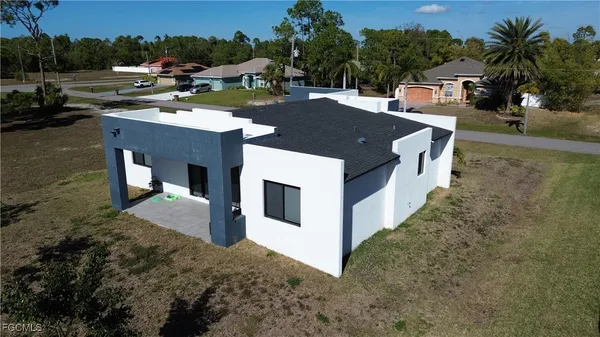 $2,099 | 2716 Northwest 22nd Street, Cape Coral, FL 33993