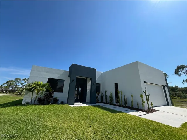 $2,200 | 2716 Northwest 22nd Street, Cape Coral, FL 33993