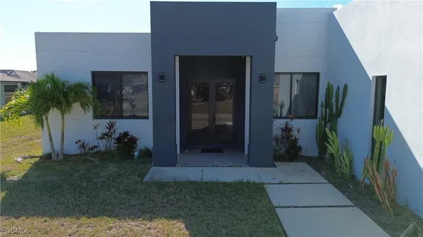 $2,099 | 2716 Northwest 22nd Street, Cape Coral, FL 33993