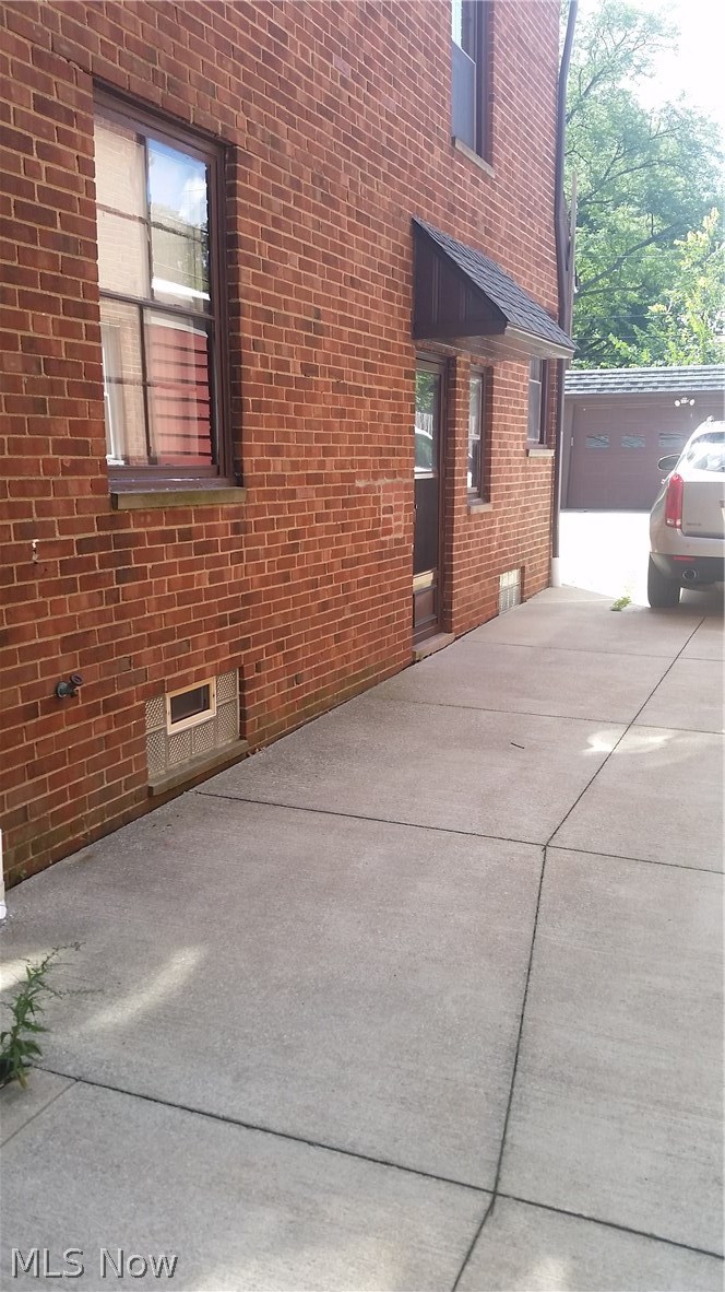 4198 Bushnell Road University Heights, OH 44118 - Photo 3 of 6