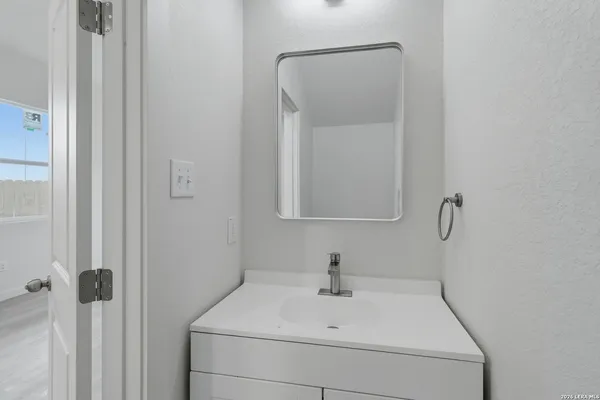 $1,950 | 458 Blue Bonnet Street, San Antonio, TX 78202