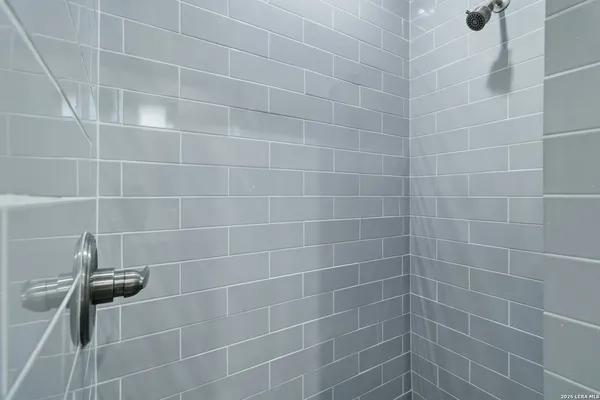 $1,950 | 458 Blue Bonnet Street, San Antonio, TX 78202