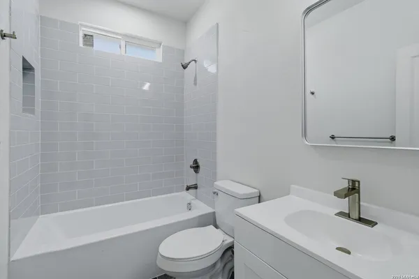 $1,950 | 458 Blue Bonnet Street, San Antonio, TX 78202