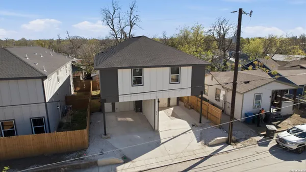 $1,950 | 458 Blue Bonnet Street, San Antonio, TX 78202