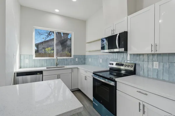 $1,950 | 458 Blue Bonnet Street, San Antonio, TX 78202