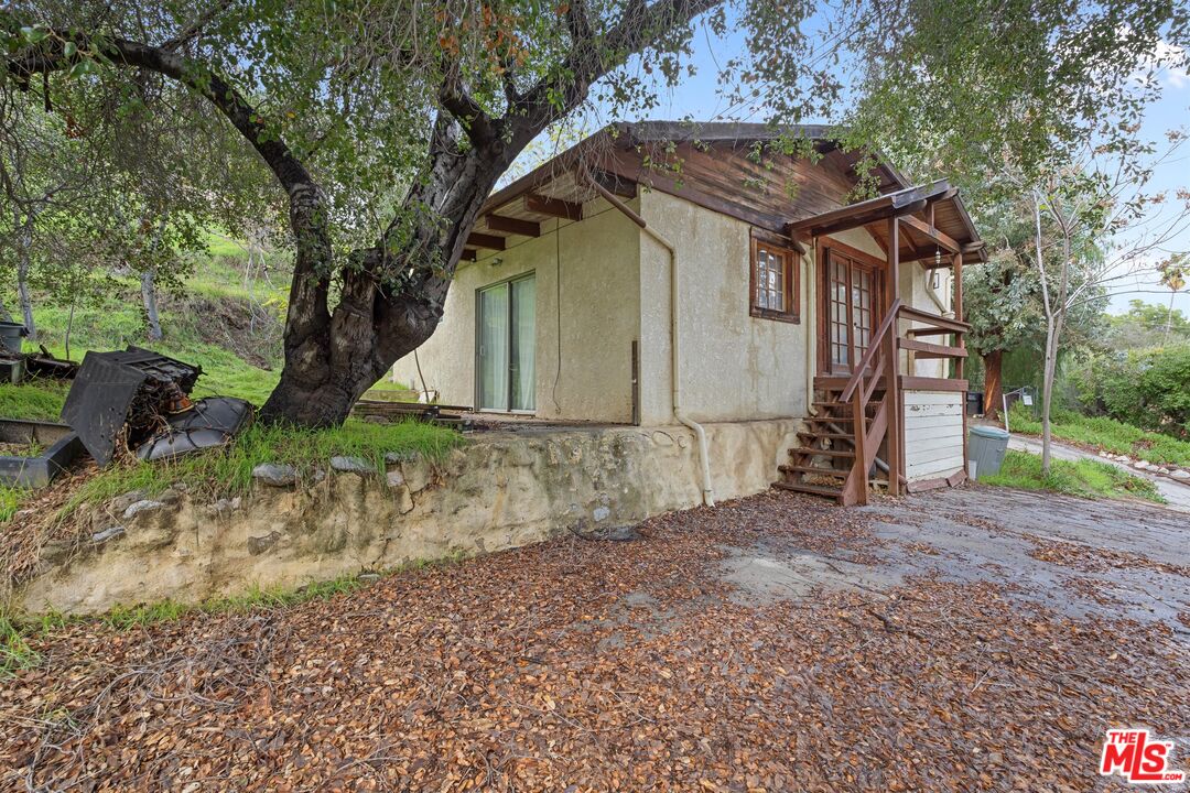 11317 Santol Drive Sylmar, CA 91342 - Photo 2 of 15