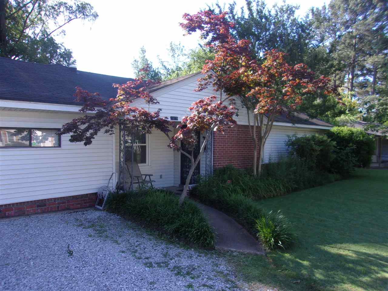 1222 West Perkins Road Memphis, TN 38117 - Photo 2 of 15