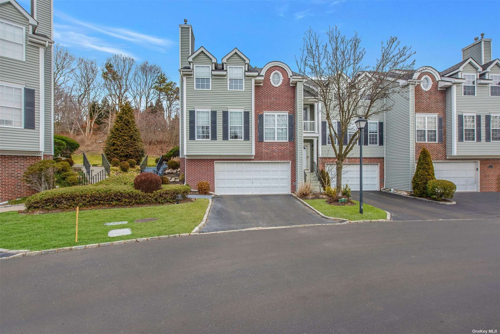 27 Paddington Circle, Unit 27, Smithtown, NY 11787 Compass