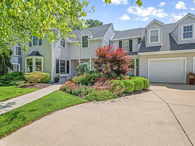 $393,000 | 811 Paris Avenue, Rockford, IL 61107