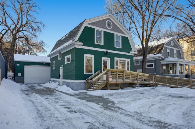 $274,500 | 1122 4th Avenue North, Fargo, ND 58102