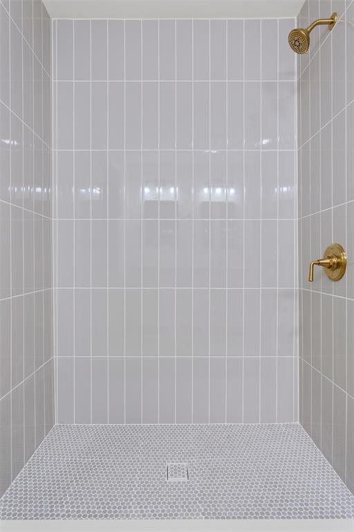 1029 North 45th Street Waco, TX 76710 - Photo 21 of 35 a bathroom with a shower