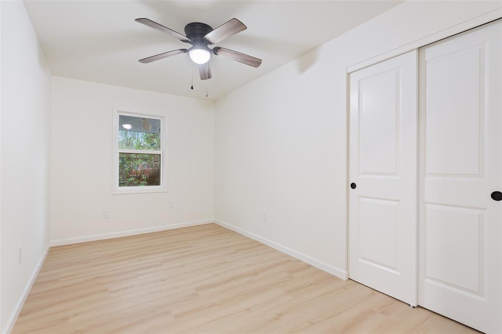 1029 North 45th Street Waco, TX 76710 - Photo 24 of 35 a view of an empty room with a window