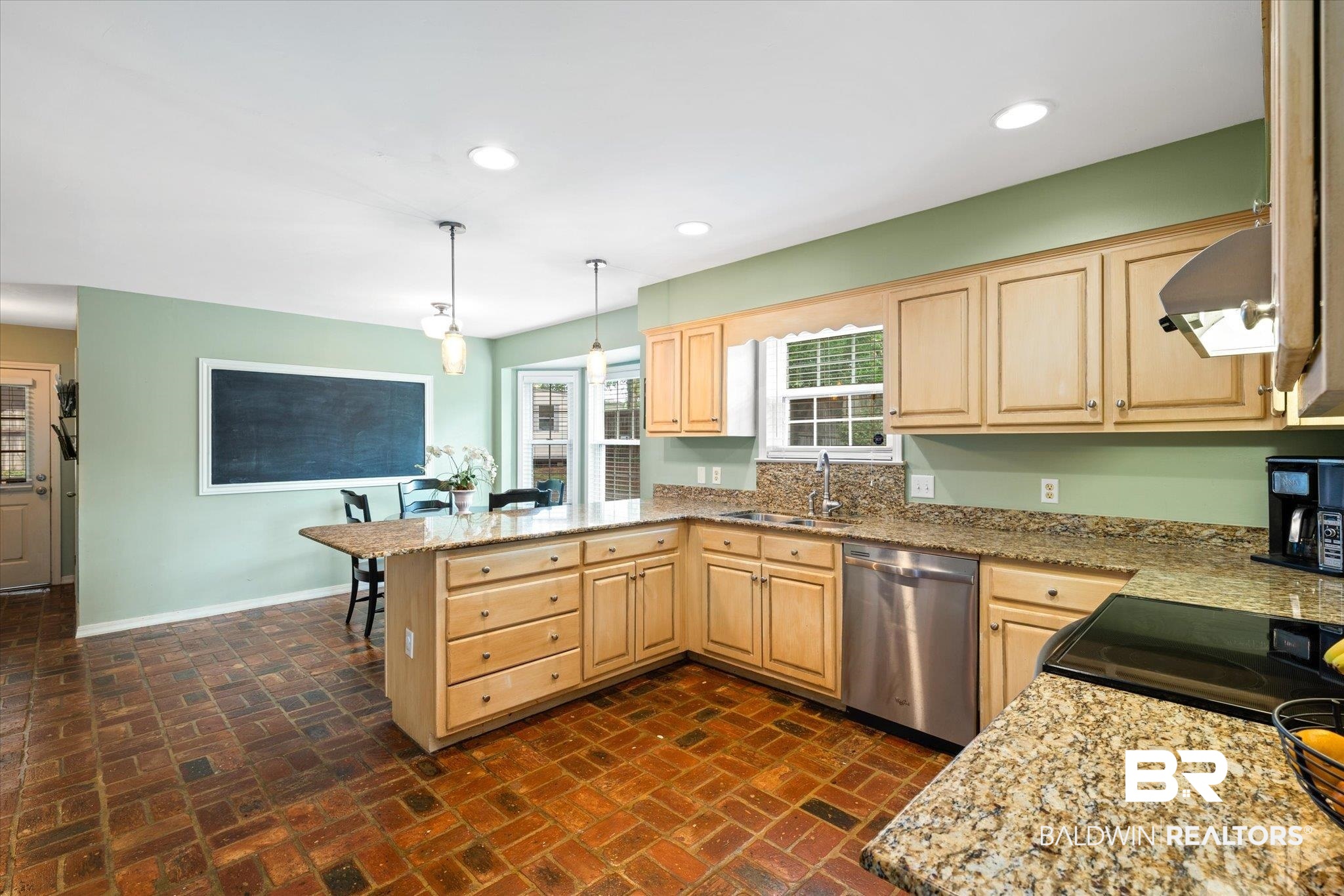 1054 Aberdeen Court North Mobile, AL 36609 - Photo 12 of 30