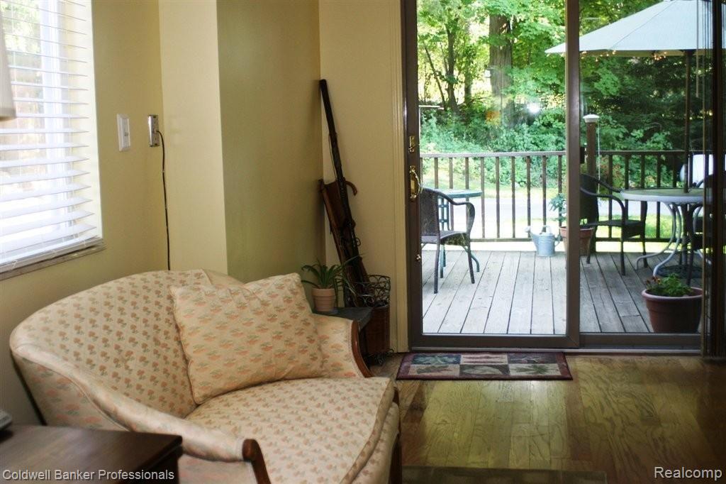 5580 Rochester Road Leonard, MI 48367 - Photo 3 of 13 Sun Room