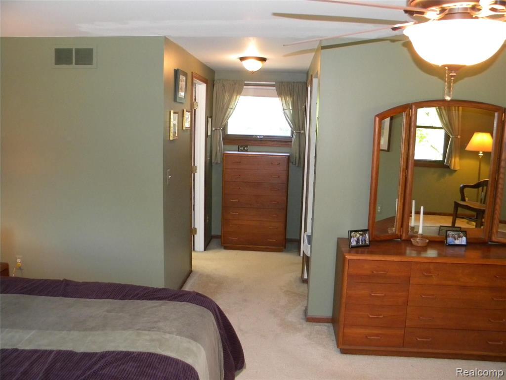 3715 Hazelton Avenue Rochester Hills, MI 48307 - Photo 24 of 52