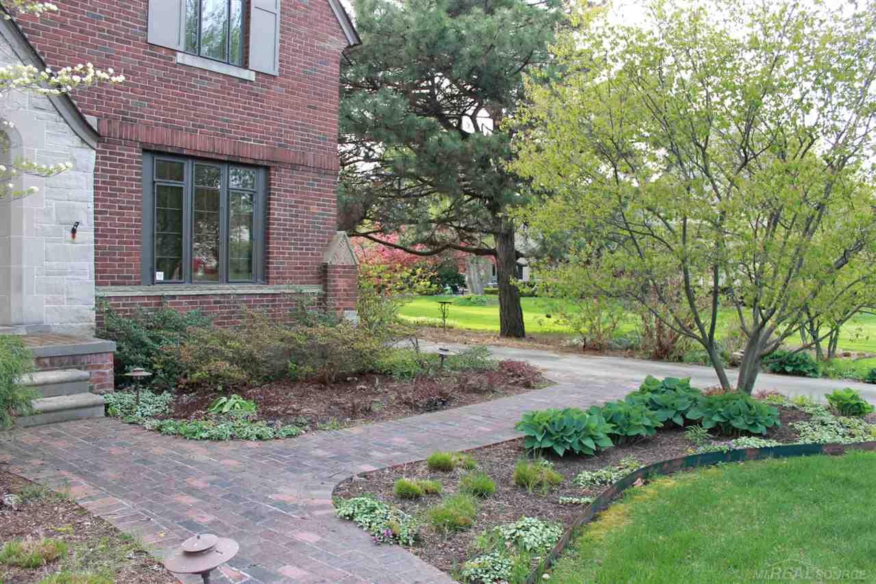 729 Pemberton Road Grosse Pointe Park, MI 48230 - Photo 6 of 46