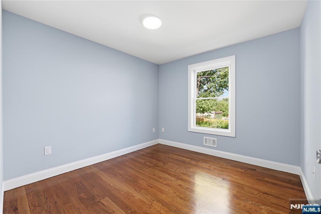 23 Edwin Place Newark, NJ 07112 - Photo 17 of 32