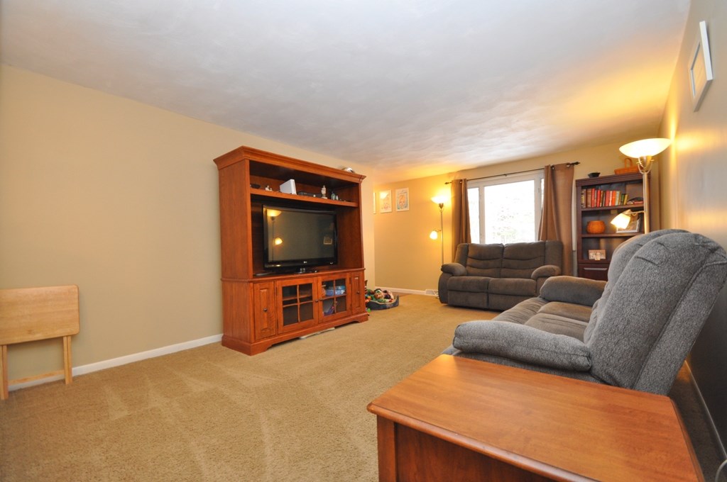 13101 West Council Road Yorktown, IN 47396 - Photo 2 of 18 Gallery Image 2