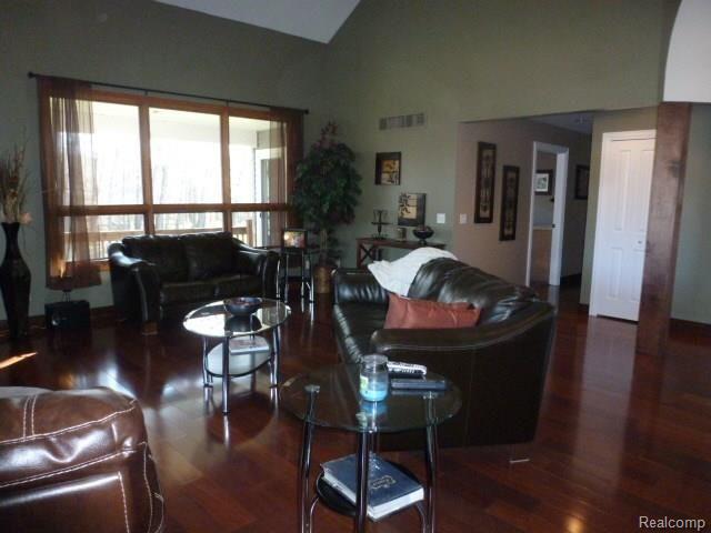 4851 Winding Way Howell, MI 48843 - Photo 14 of 47 Living Room