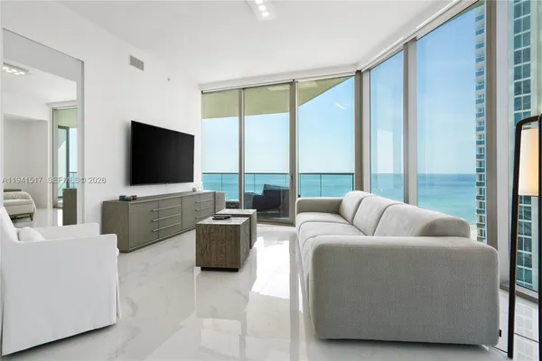 $15,500 | 18975 Collins Avenue, Unit 1104, Sunny Isles Beach, FL 33160