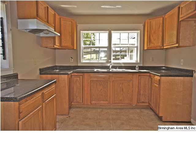 8157 Rugby Avenue Birmingham, AL 35206 - Photo 4 of 14