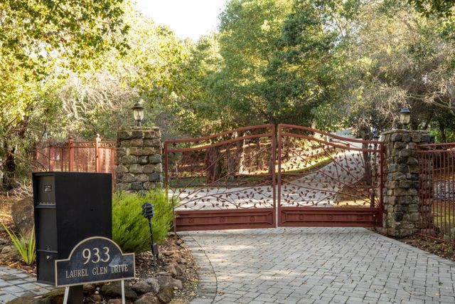 $5,300,000 | 933 Laurel Glen Drive, Palo Alto, CA 94028