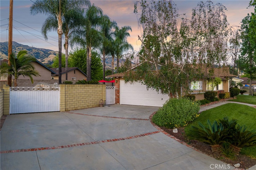 222 South Wagonwheel Road Glendora, CA 91741 - Photo 12 of 70