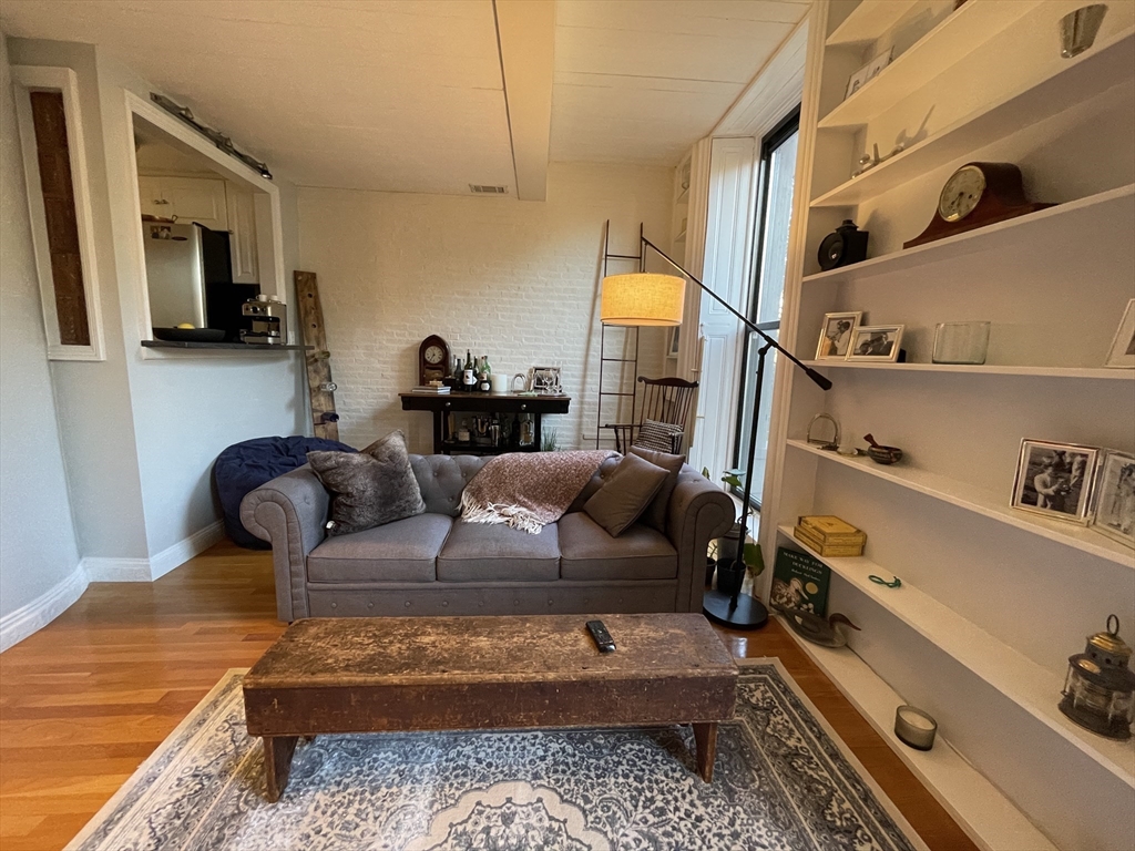 124 Beacon Street, Unit 3F Boston, MA 02116 - Photo 3 of 22