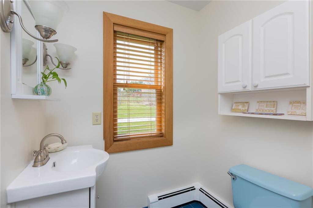 8 Berry Road Scarborough, ME 04074 - Photo 13 of 31 Full Bath