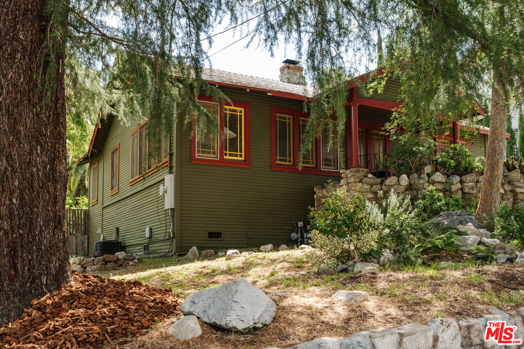 10610 Pinyon Avenue Tujunga, CA 91042 - Photo 35 of 39