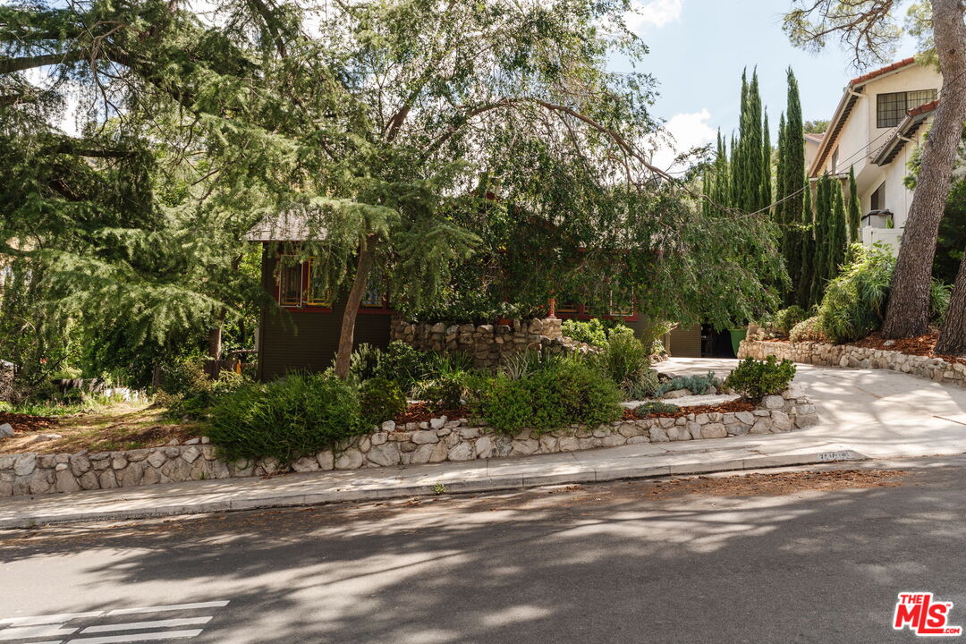 10610 Pinyon Avenue Tujunga, CA 91042 - Photo 38 of 39