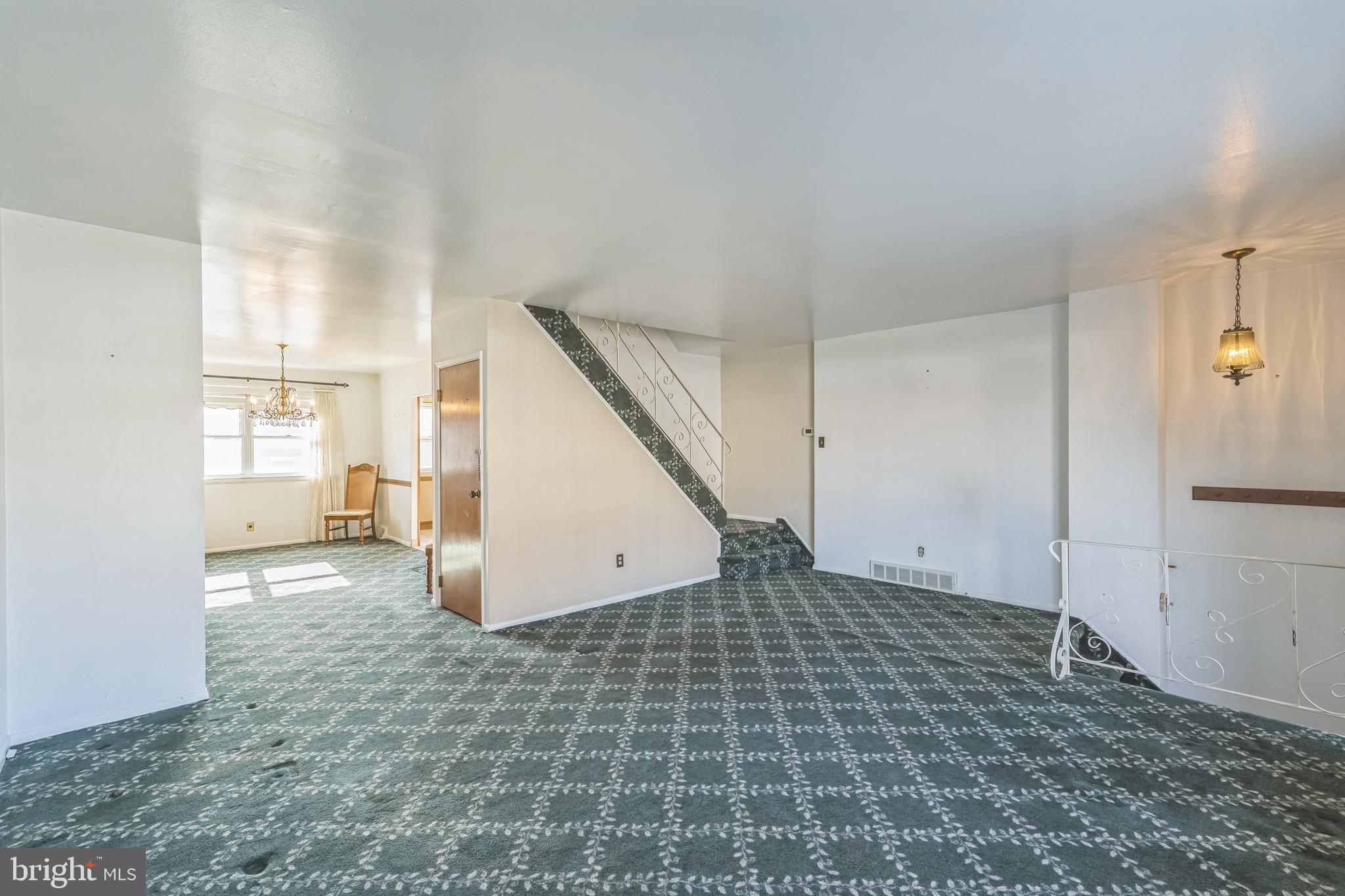 12709 Medford Road Philadelphia, PA 19154 - Photo 3 of 29