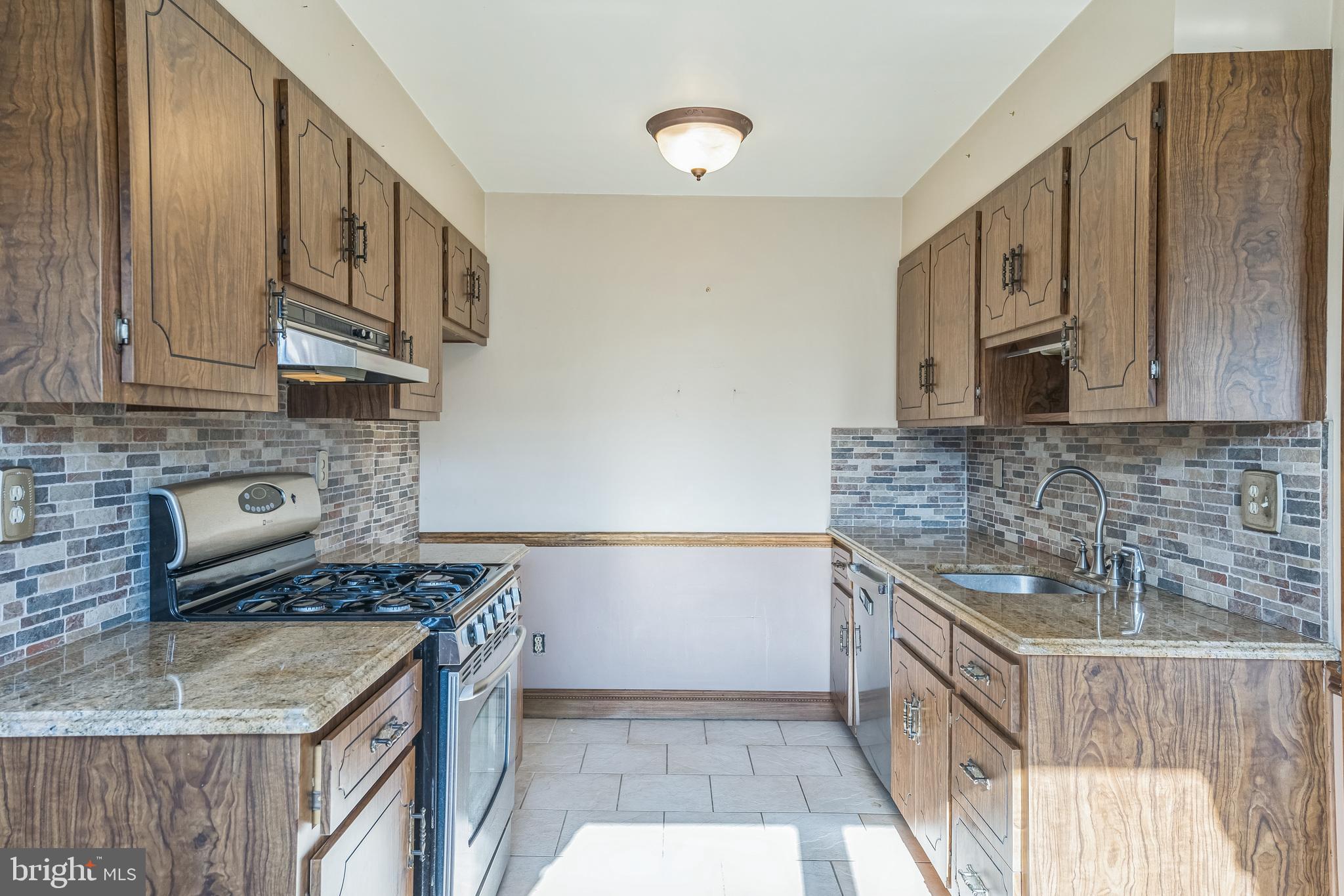 12709 Medford Road Philadelphia, PA 19154 - Photo 9 of 29