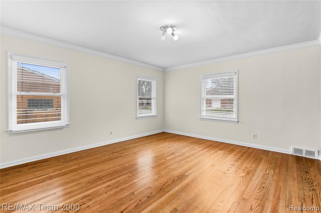 1445 Belmont Street Dearborn, MI 48128 - Photo 11 of 33
