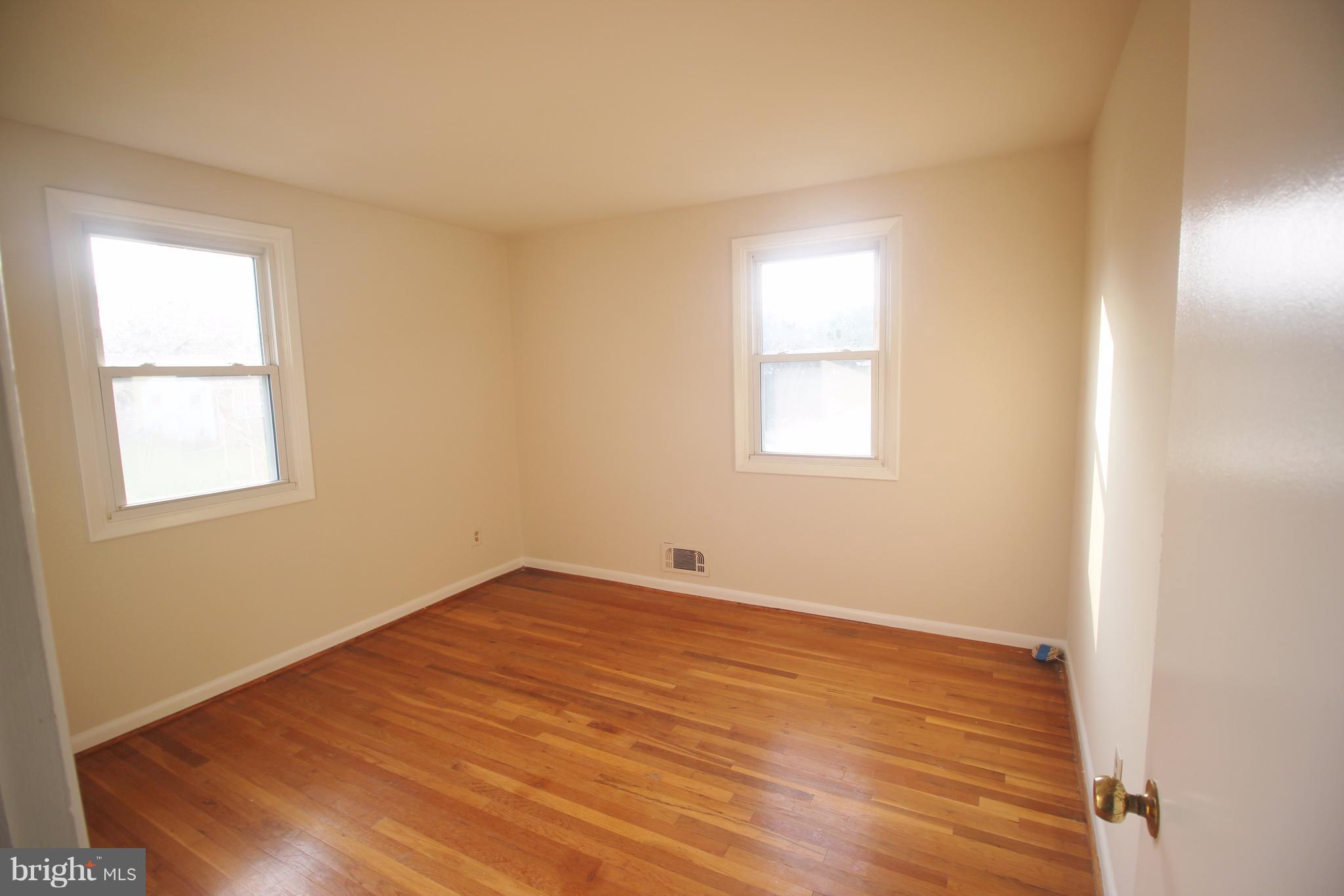 217 Worthmont Road Baltimore, MD 21228 - Photo 14 of 21 Bedroom
