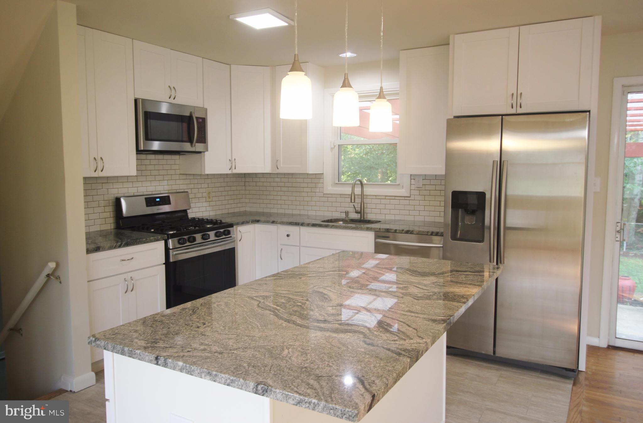 217 Worthmont Road Baltimore, MD 21228 - Photo 4 of 21 Kitchen