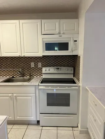 $265,000 | 927 Northeast 199th Street, Unit 102, Miami, FL 33179