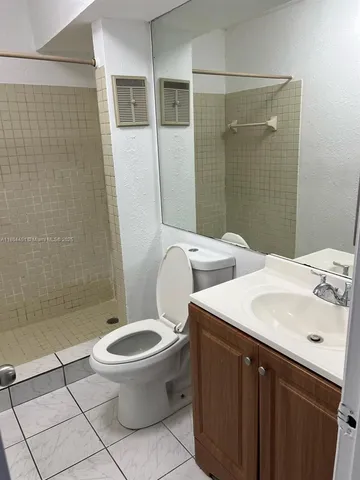 $265,000 | 927 Northeast 199th Street, Unit 102, Miami, FL 33179