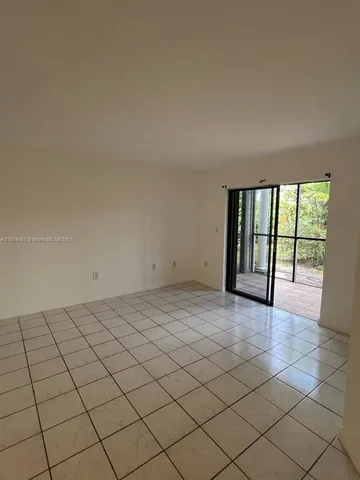 $265,000 | 927 Northeast 199th Street, Unit 102, Miami, FL 33179